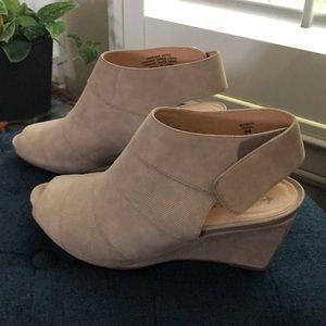 Earthies Wedge Suede Open-toed Heels